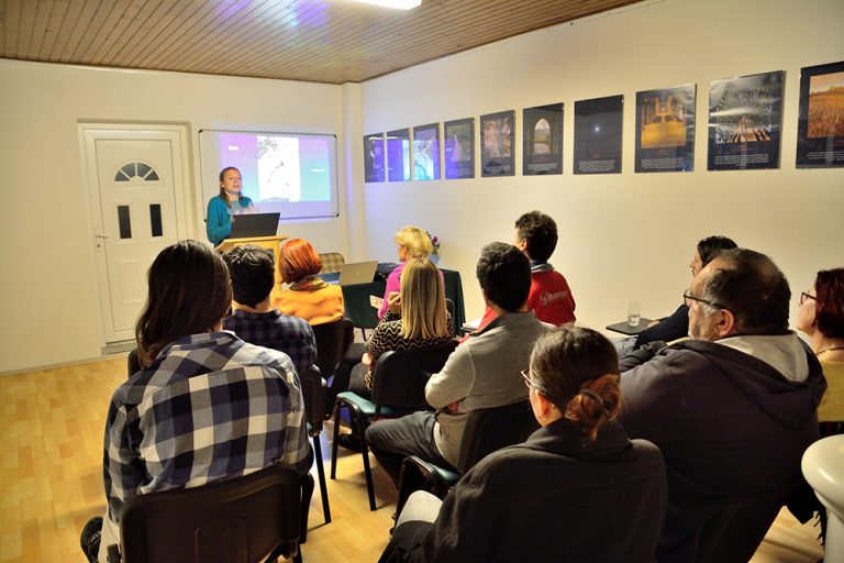 Labirint. Zmaj. Samorog ... Kaj nas učijo simboli? 3 32 1